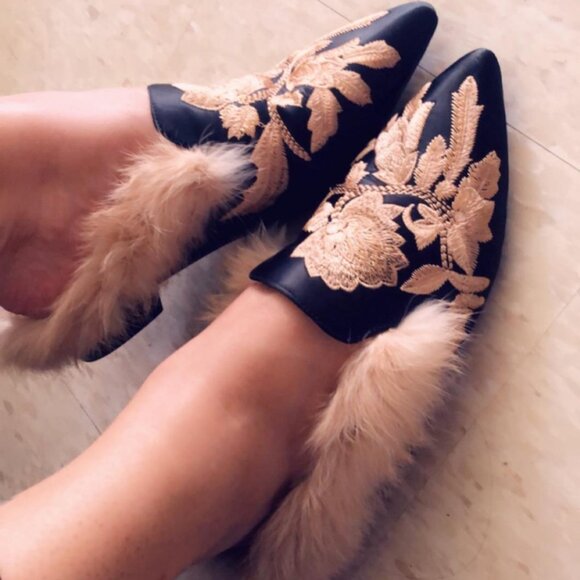 Neiman Marcus Black Satin Velvet Embroidered Lamb Fur Loafers - Picture 4 of 5